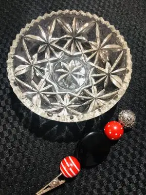 Vintage glass bowl and clip set