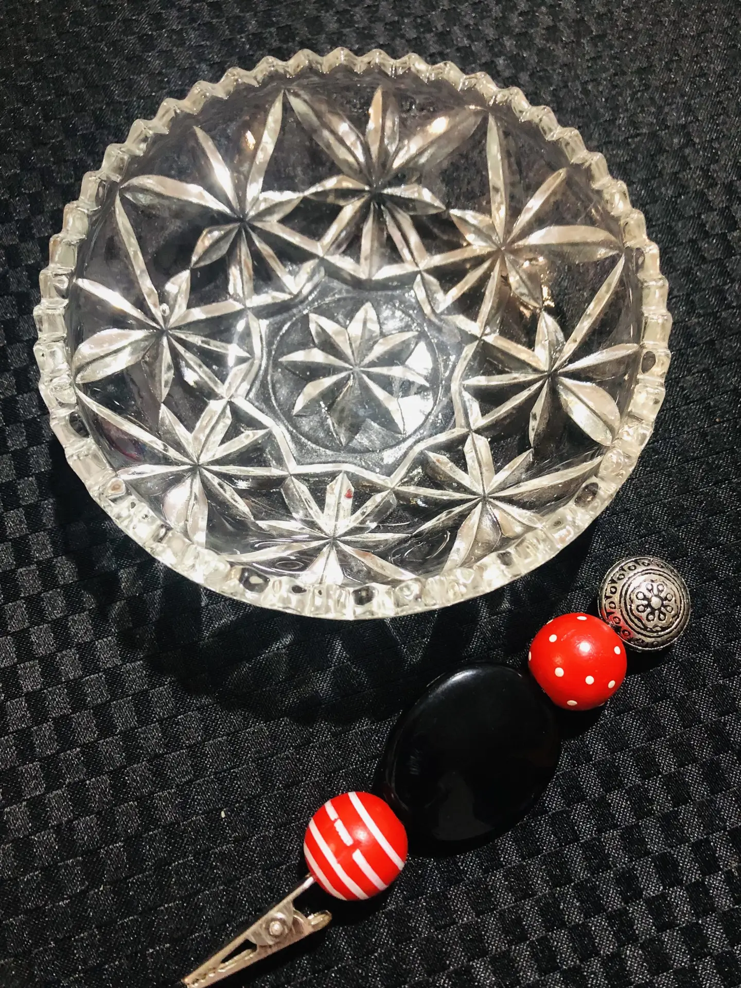 Vintage glass bowl and clip set