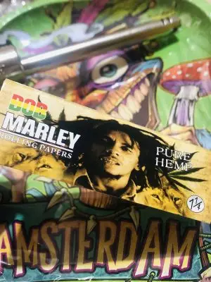 Bob marley cigarette 1- 1/4 rolling papers