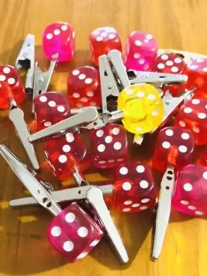 Resin coloured dice roach clip