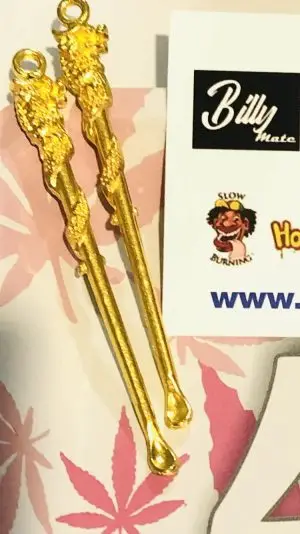 Metal snuff spoon gold dragon 6cm